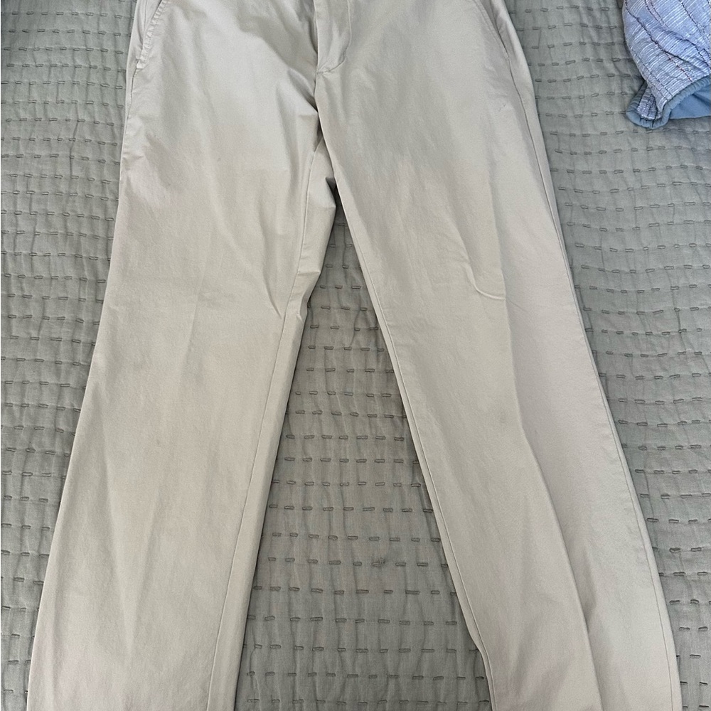 Vineyard Vines Men's Khaki Chinos